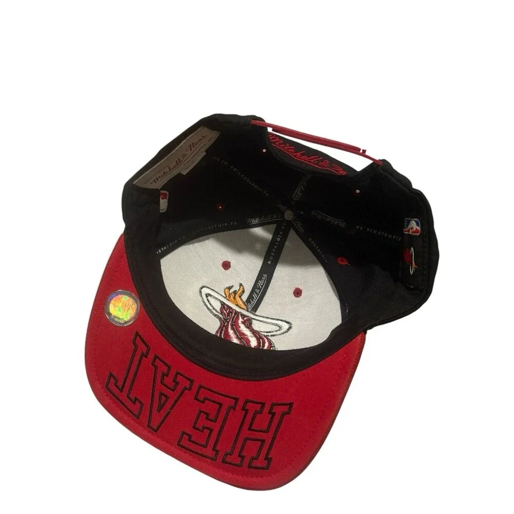 Mitchell & Ness Miami Heat 2-Tone Black/Red Adjustable Snapback